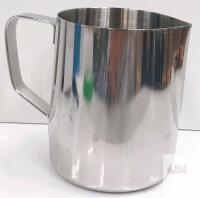 20 oz Stainless Steel Milk Frothing Pitcher with Spout and Handle NEW