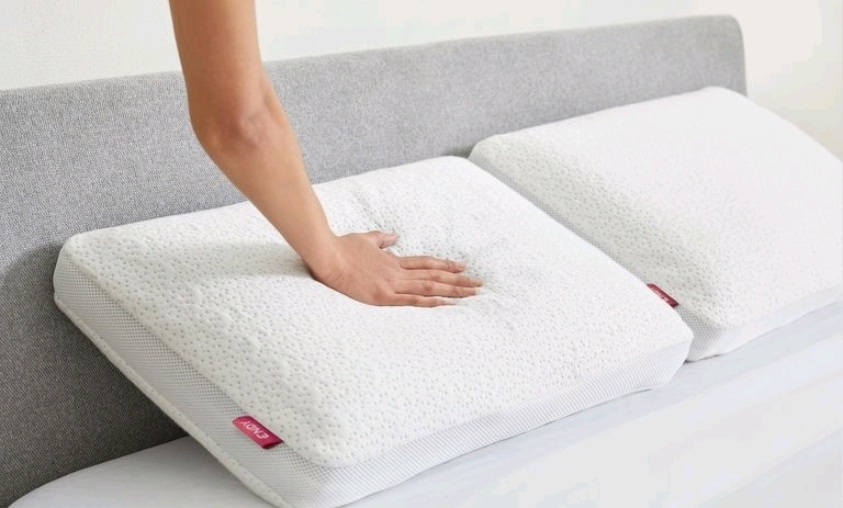 New, Endy Luxe Foam Pillow Standard Size