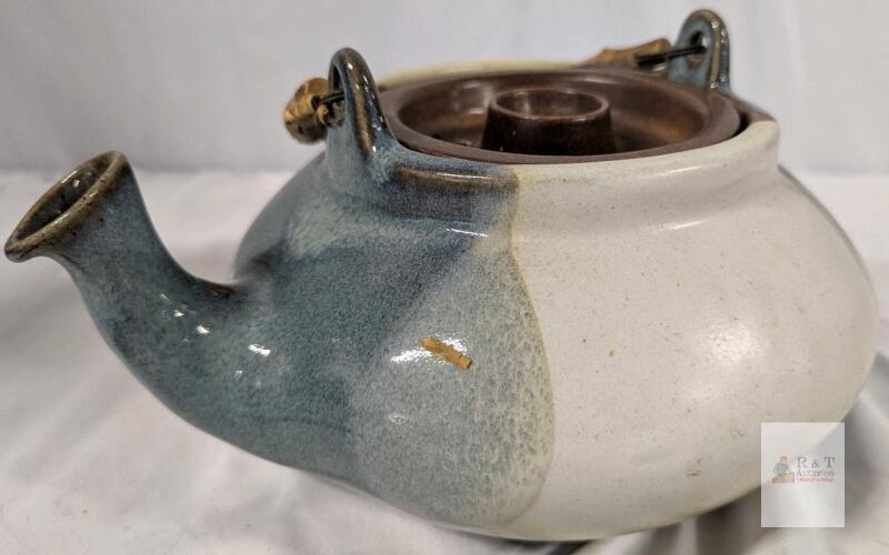 Potterycraft 7 Cup Stoneware Teacup. 4" Tall