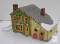 Department 56 New England Village Nathaniel Bingham Fabrics Post Office w/ Light & Box working