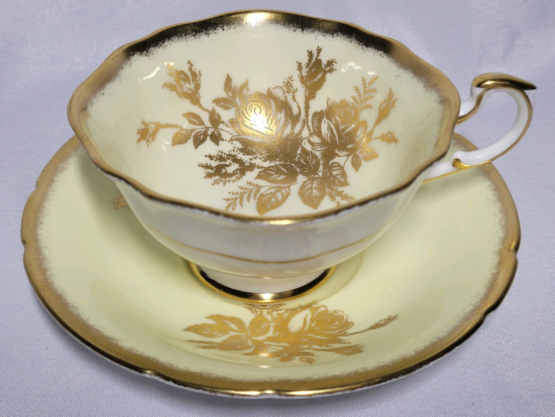 Vintage Paragon Cup & Saucer w/Gold Trim . Rings True