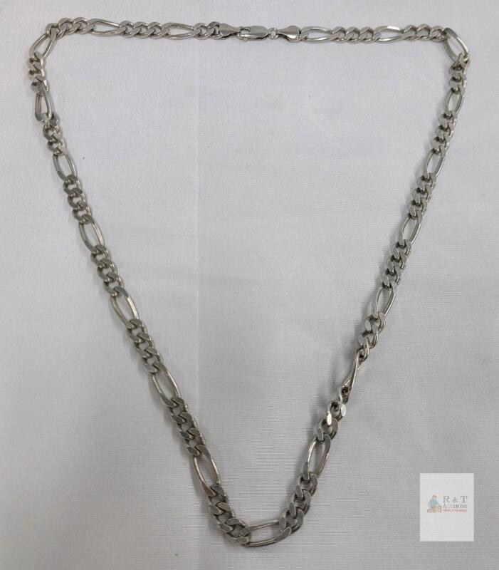Vintage Sterling Silver Made in Italy Figaro Link Chain , Measures 22" long . Weights 39.0 grams