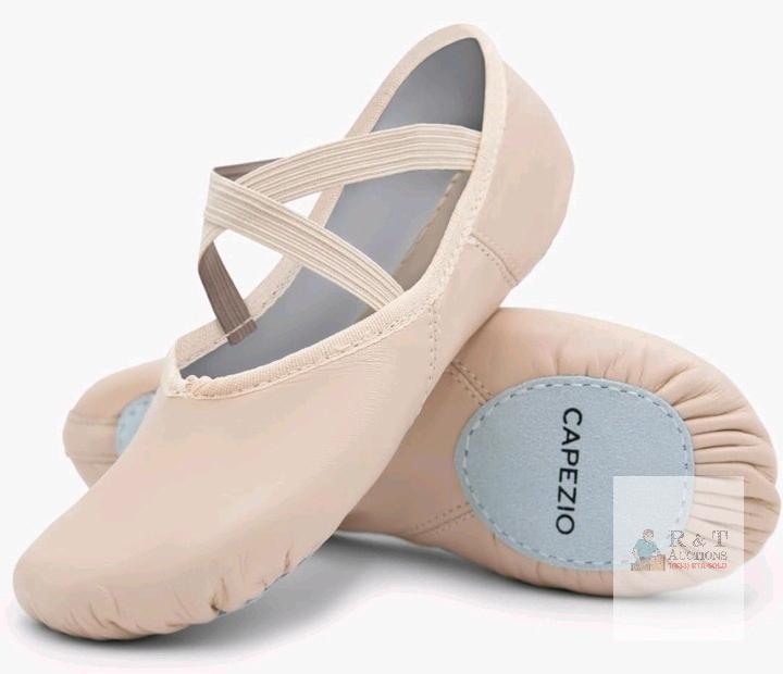 Capezio Canvas Juliet Ballet Slippers, Style 2028, Size 9M, Split Sole, RN 63356