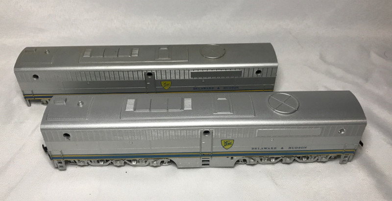 2 Athern 3348 Train Engines HO Gauge