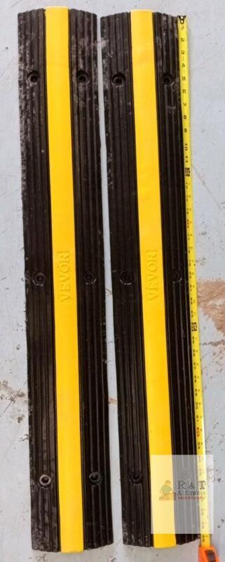 VEVOR 20 Inch Rubber Parking Curb with Yellow Reflective Strip, 4 Mounting Holes