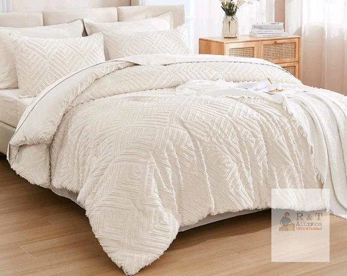 NEW Ivory Tufted Geometric SUPER KING Bedding Set &ndash; 3-Piece Cotton Comforter and Shams