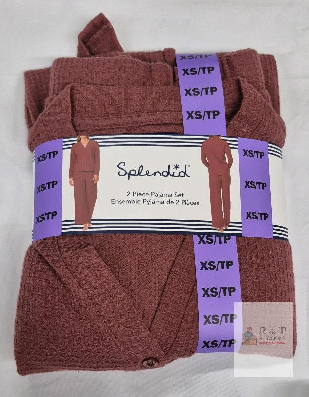 NEW Splendid Women&rsquo;s 2 Piece Pajama Set XS Reddish Brown 100% Polyester Button-Up Top & Pants