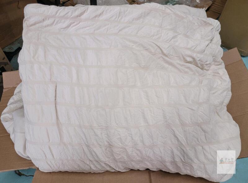 Beige Queen Size Comforter , Appears New , Open Box