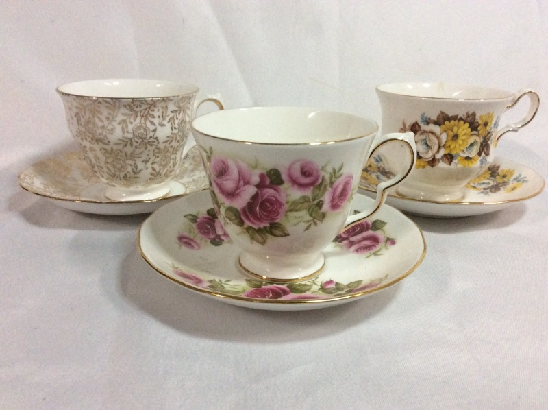 3 Vintage Cups & Saucers Queen Anne Royal Vale