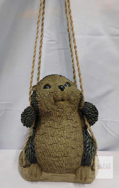 Otter Swing Garden Statue, Hanging Resin Woodland Animal D&eacute;cor, 8.5" Tall, Brown/Green