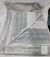 5ft&times;7ft Grey & White Low Pile Area Rug