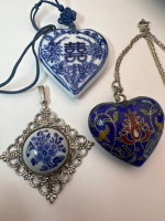 Three Vintage Necklaces Cloisonné Blue & White Willow