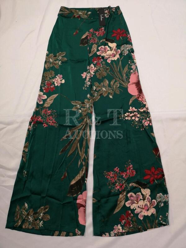 New Women's Pants sz XS by Lulus