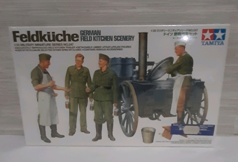 Vintage (2001) Military Miniatures 1:35 Scale German Field Kitchen Scenery with 4 Figures and Accessories