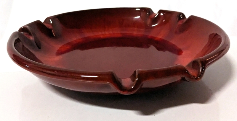 Vintage Rare Blue Mountain Pottery Round Red Ceramic Ashtray.