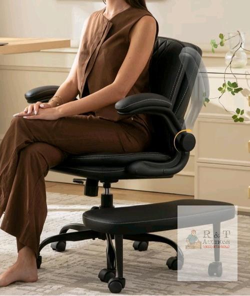 Ergonomic Office Chair YG-05, 360&deg; Swivel, Extendable Footrest, 350 lb Max, Height Adj. Black