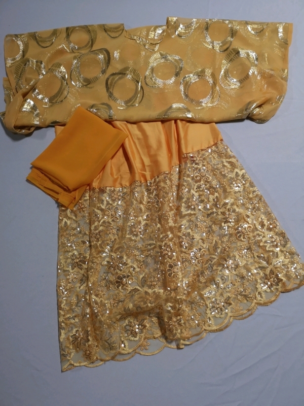 New Women's Outfit sz (?) - Skirt +