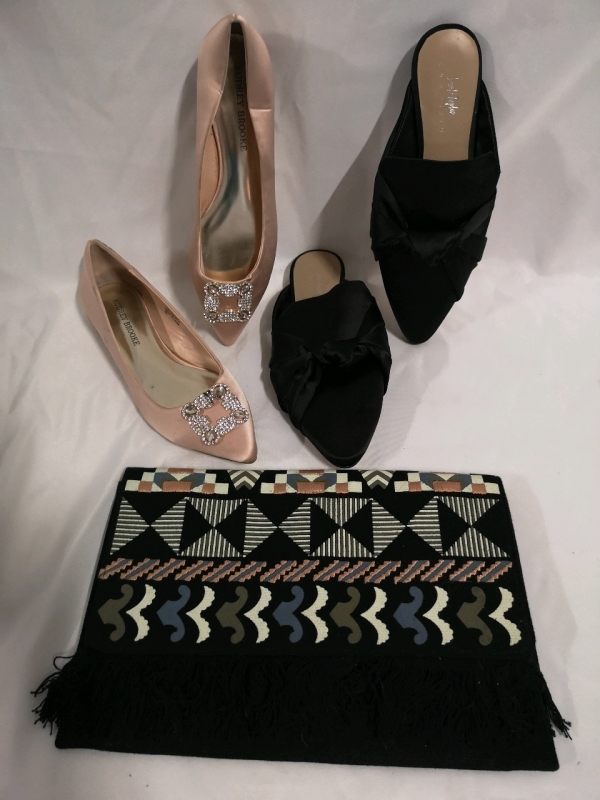 2 Women's Shoes Sz 9 & Purse