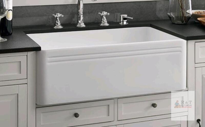 NEW Swiss Madison Ceramic Farmhouse Kitchen Sink with Grid Accessory - White, Glossy Finish