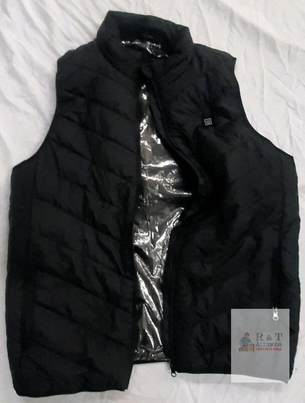 NEW XL Vest, Black, Polyester Shell with Reflective Lining, Zipper Closure,