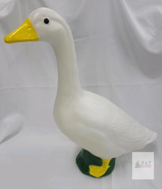NEW Decorative Garden Goose Statue &ndash; 23" Tall, Resin Material, Realistic Design
