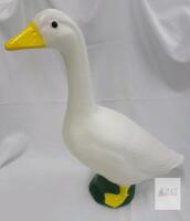 NEW Decorative Garden Goose Statue &ndash; 23" Tall, Resin Material, Realistic Design