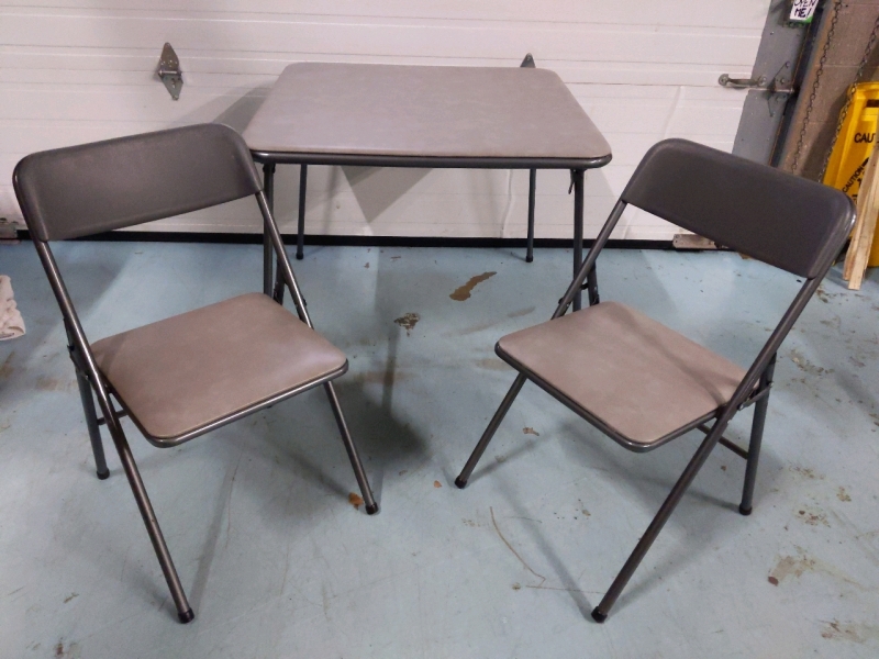 Folding Card Table with 2 Chairs