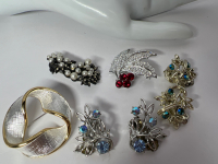 Vintage Signed Brooches Rhinestone Clip ons