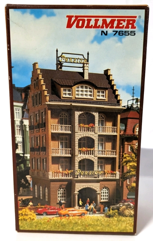 Vintage Sealed VOLLMER N 7655 HO Scale Pension Boarding House Made in Western Germany.