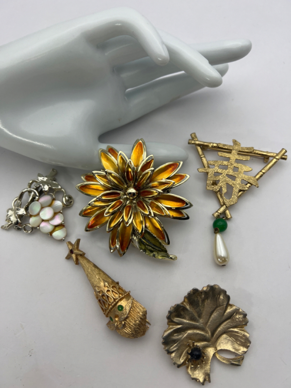 Vintage Brooches Unique Designs