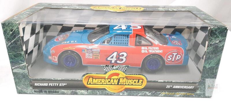 American Muscle Ertl 1:18 Richard Petty STP #43 25th Anniversary NASCAR Die-Cast Model, Item 7803 NIB