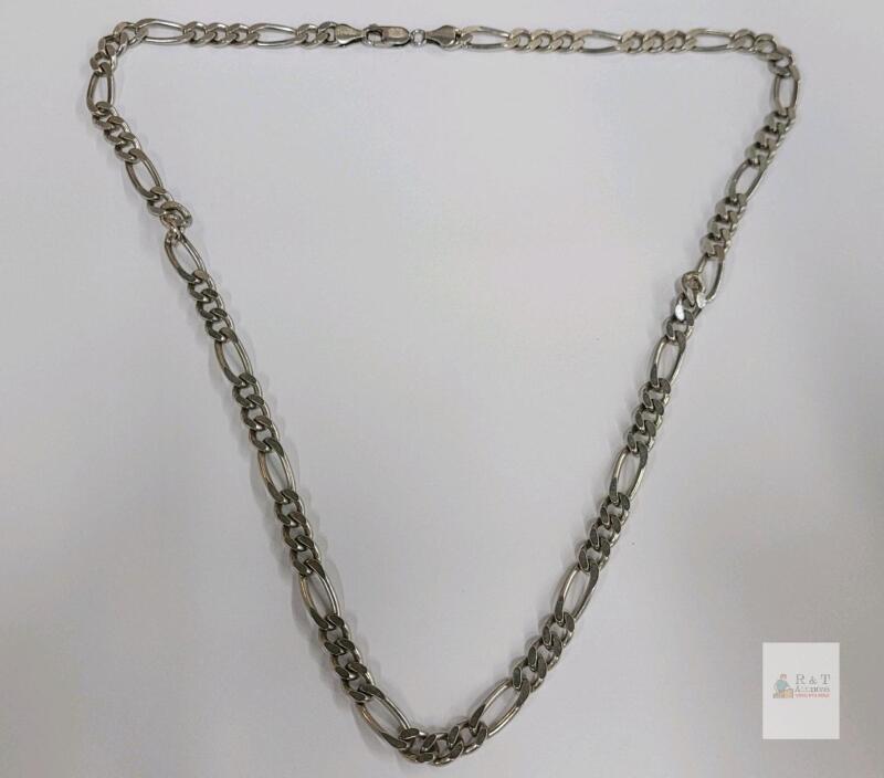 Vintage Sterling Silver Made in Italy Figaro Link Chain , Measures 22" long . Weights 39.0 grams