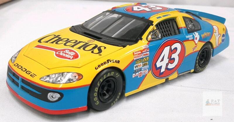 2000 Team Caliber 1:24 Die-Cast Dodge Intrepid #43 Cheerios NASCAR Model