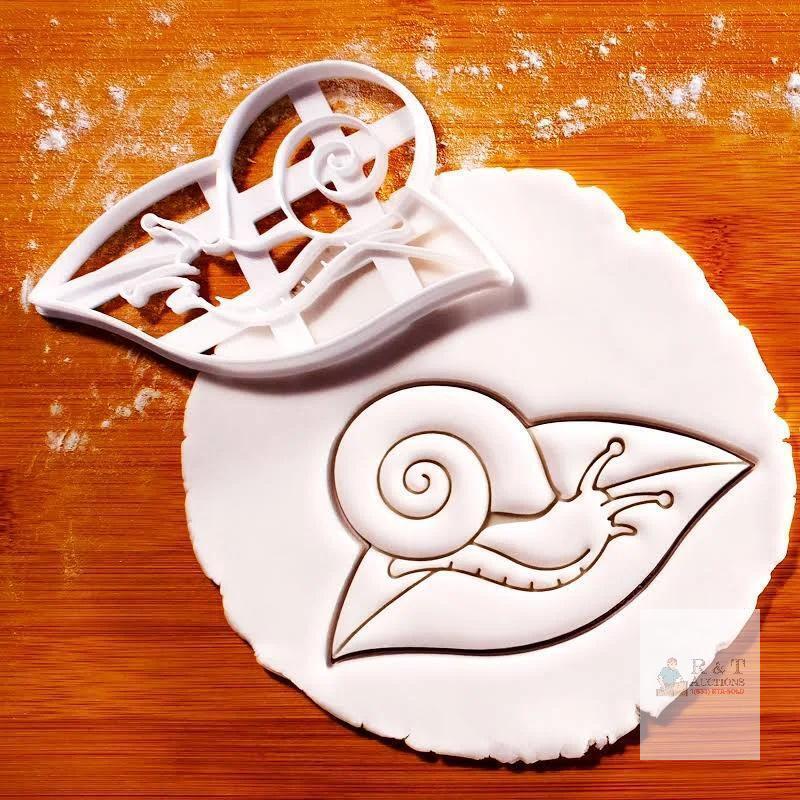 New Bakerology Cutter - new in box- Realistic Snail