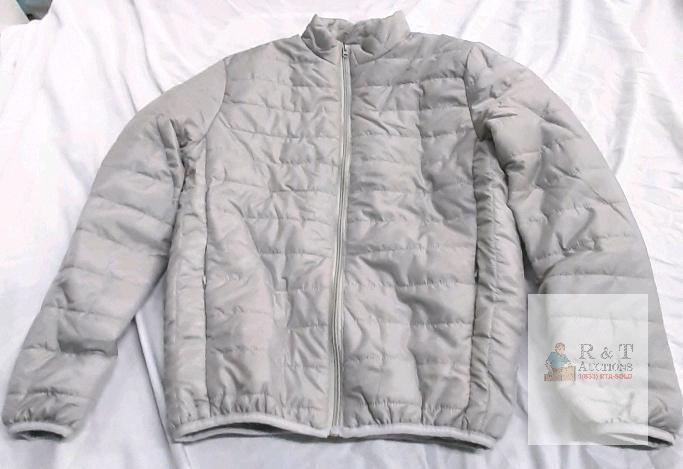 NEW Light Grey XS Quilted Jacket with Zipper Closure and Side Pockets