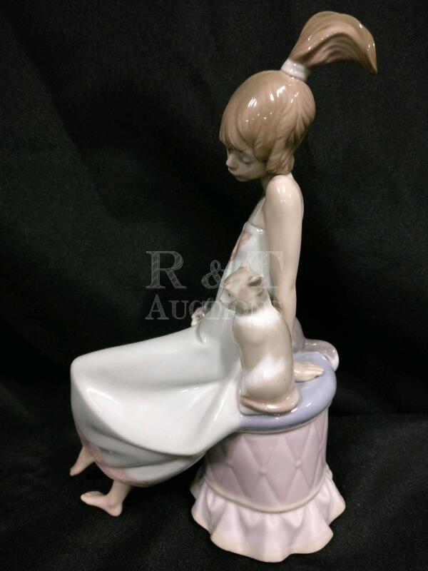 Lladro Porcelain Figurine - Young Lady with Cats - 9.5" Tall