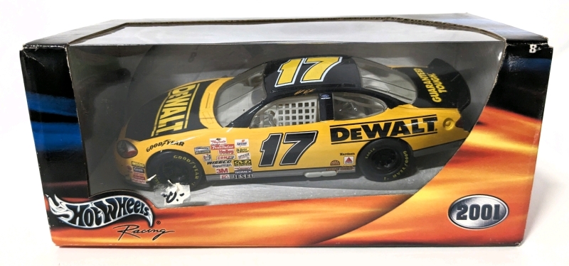 HOT WHEELS RACING 2002 Nascar DeWalt Tools #17 5/50278 1:24 Scale Model Racing Car.