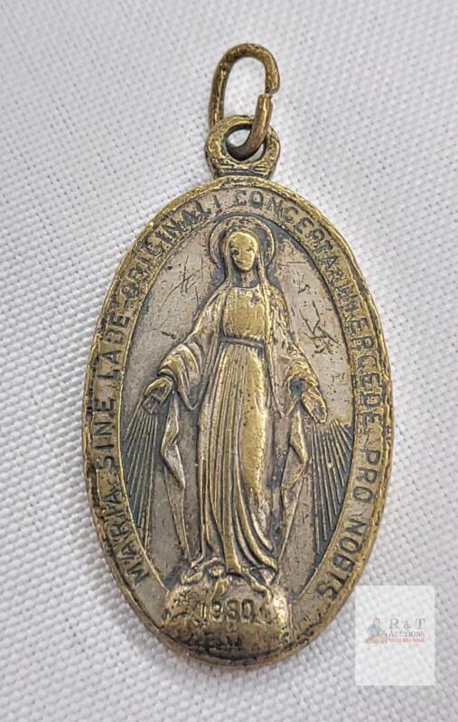 Vintage Silver Plate Miraculous Medal " The Blessed Virgin Mary " .