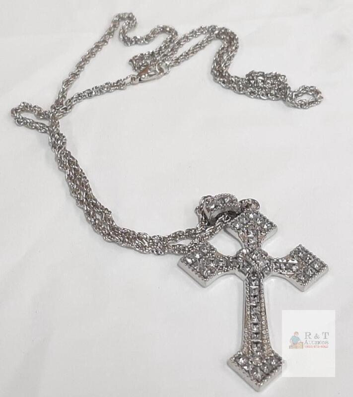 NEW Stainless Steel Cross Pendant Necklace, Silver-Tone, Rope Chain, 22-Inch Unisex