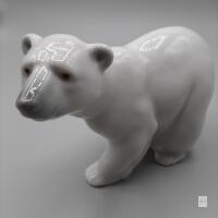 Lladro Attentive Polar Bear Figurine 1207, Porcelain, Designed by Juan Huerta 4" tall
