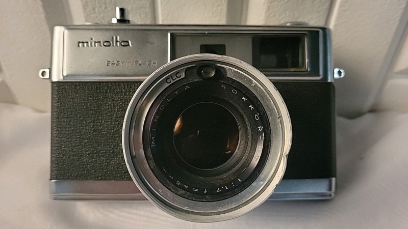 Vintage Minolta Hi-Matic 9 Film Camera