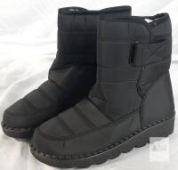 NEW Women's Black Quilted Winter Snow Boots, Size 39 EU (US 8), Velcro, Faux Fur Lining, Water-Resistant
