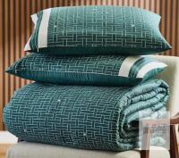 NEW Lacoste Heritage Geo Comforter Set Full/Queen Green 100% Cotton Oeko-TEX, 2 Shams Included
