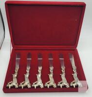 Vintage Reindeer Handle Butter Knife Set &ndash; 6 Knives with Red Velvet Case