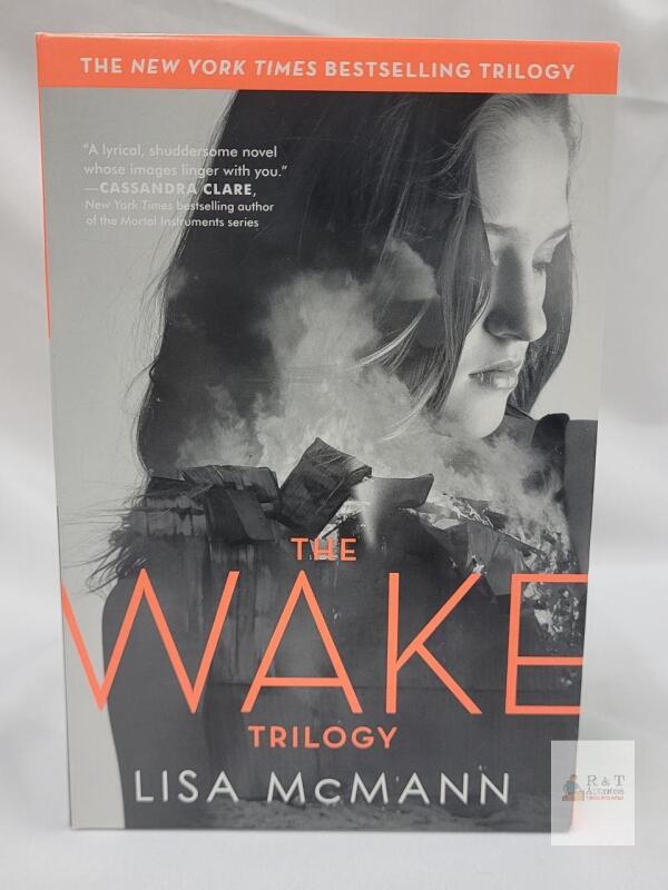 The Complete Wake Trilogy by Lisa McMann Box Set (Simon Pulse, Paperback, 3 Books)