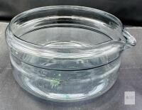 Pyrex 6323-B 4 Quart Borosilicate Glass Lab Mixing Bowl with Pour Spout