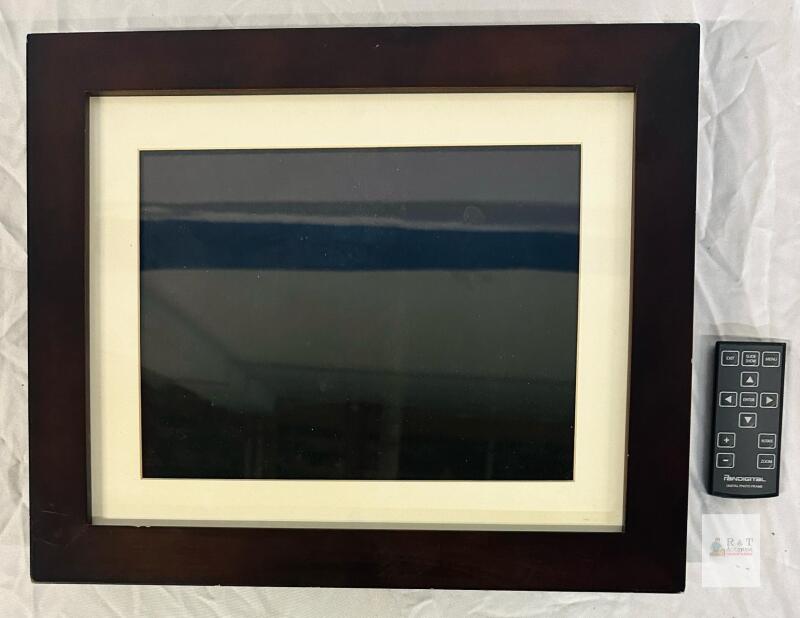 Pandigital PAN1202 12" Digital Photo Frame, 800x600 Resolution, 2GB Memory, Remote Included