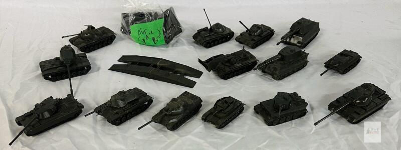 Lot of 14 Vintage Plastic Military Tank Models, 1:72-1:87 Scale w/ Bridge & Spare Parts Bag