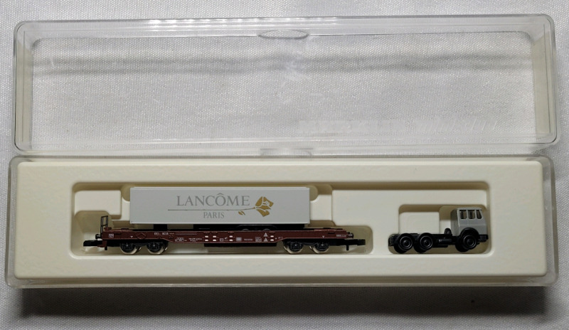 Marklin Mini-Club Z Gauge Container Freight Car & Truck in Case