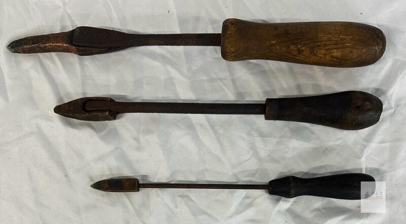 Handmade Flathead Screwdriver Set &ndash; Wood Handles, Forged Steel, Early 20th Century, Set of 3